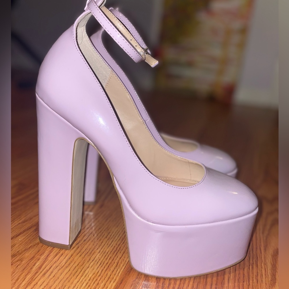Steve Madden Skyrise lavender Patent